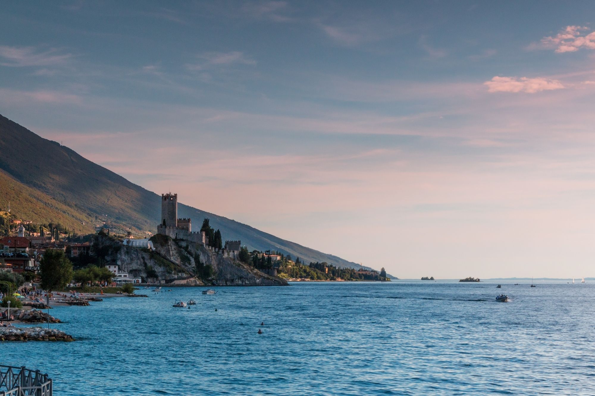 Hotel Dolomiti Malcesine Instalações foto